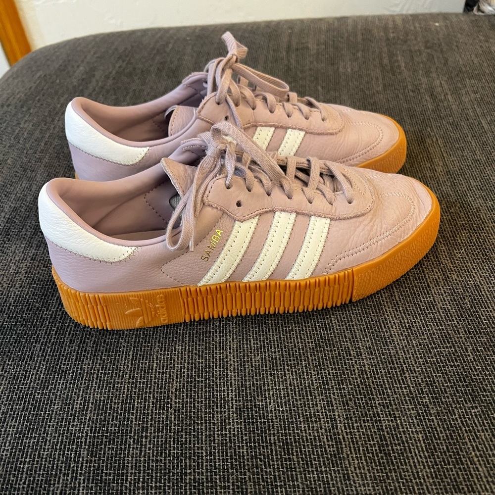 Adidas  Lavender Sambarose size 8.5